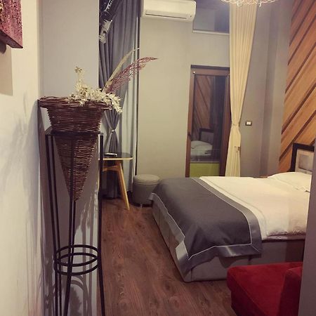 Guest House People Korce Exterior foto